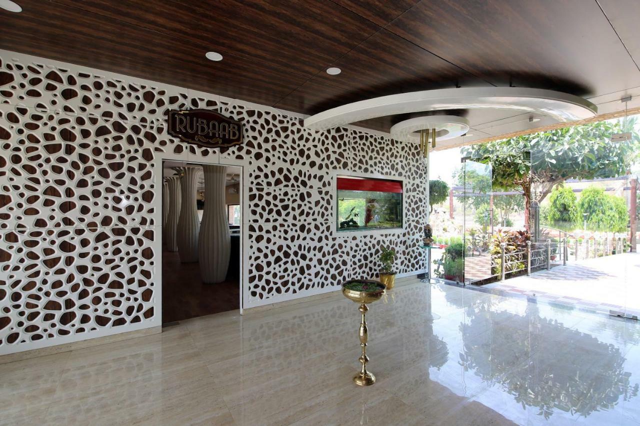 Oyo 38414 Rain Basera Resort Джабалпур Екстериор снимка